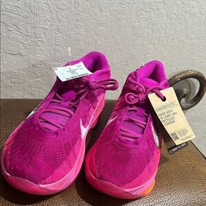 Brand New Nike Air Zoom GT 3 Hustle Purple & Pink Sneakers Athletic Shoes!